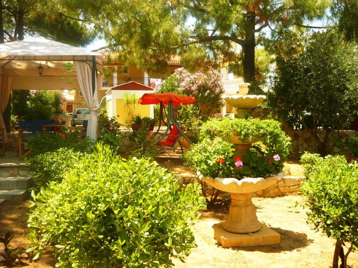 Kuris Studios & Apartments Vasilikos  Bagian luar foto